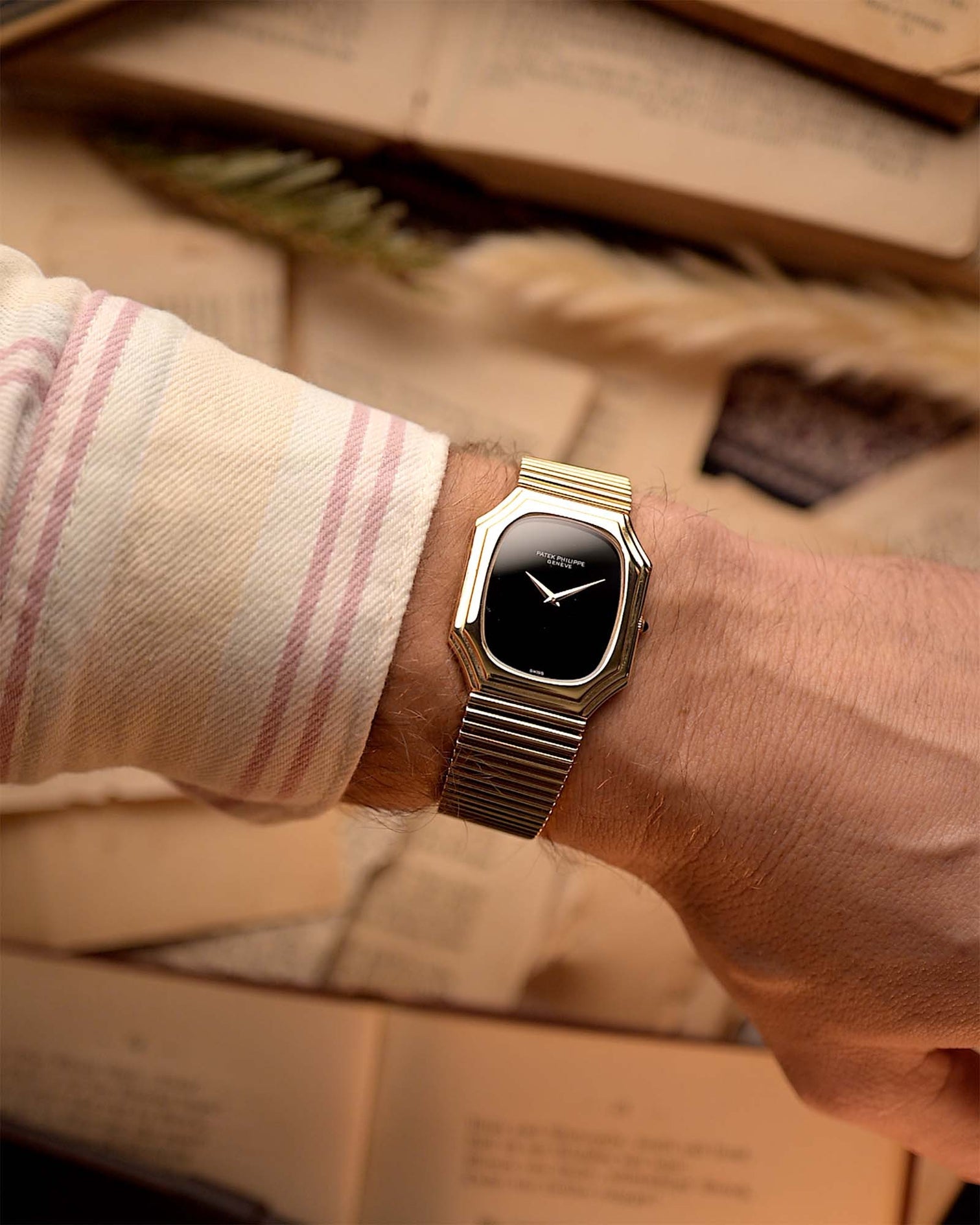 Patek-Philippe Royal Attractive Moon Phase G65s Classic Shield