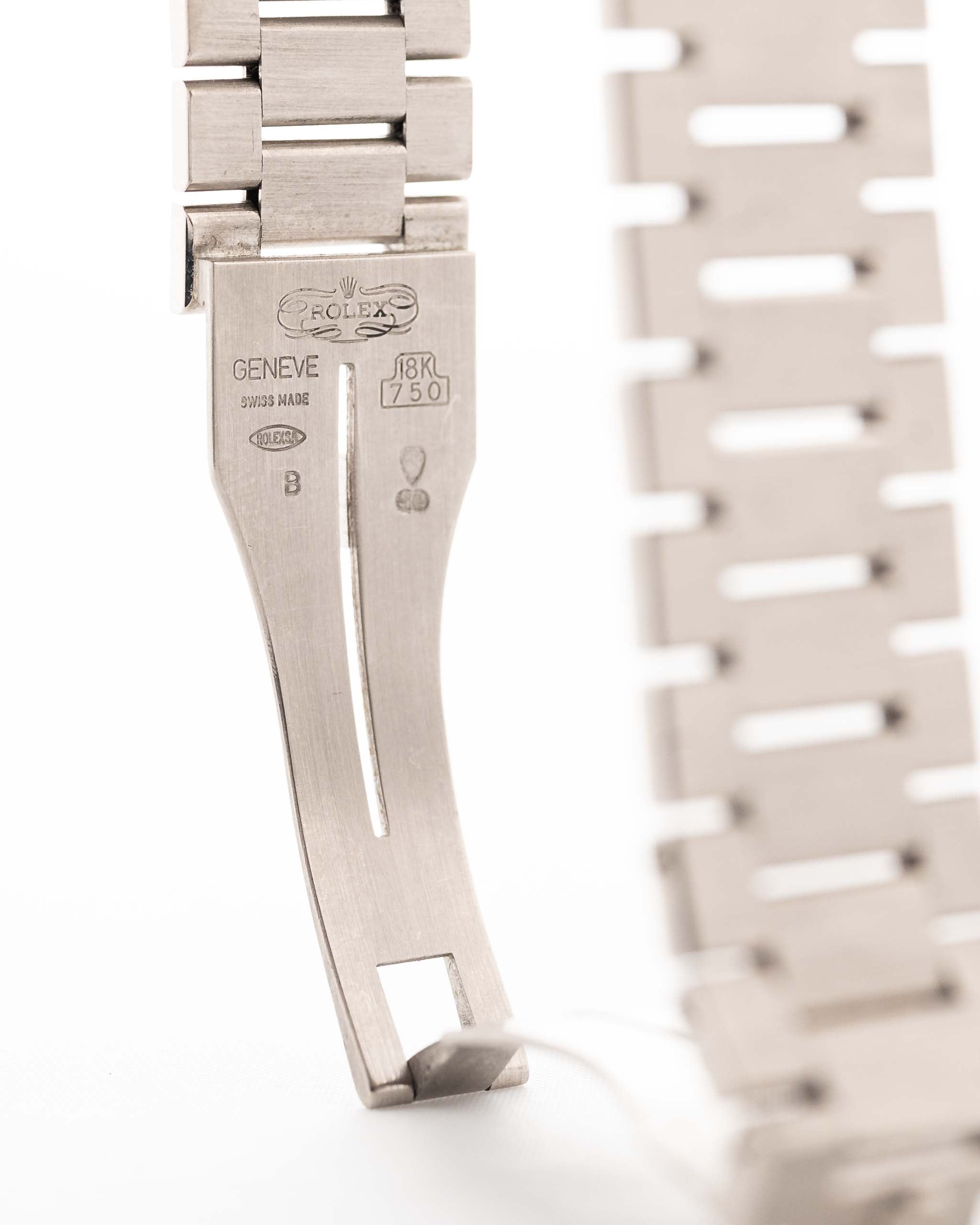 Royal Blue Moon Classic H67s Attraction View (7-A Quality)