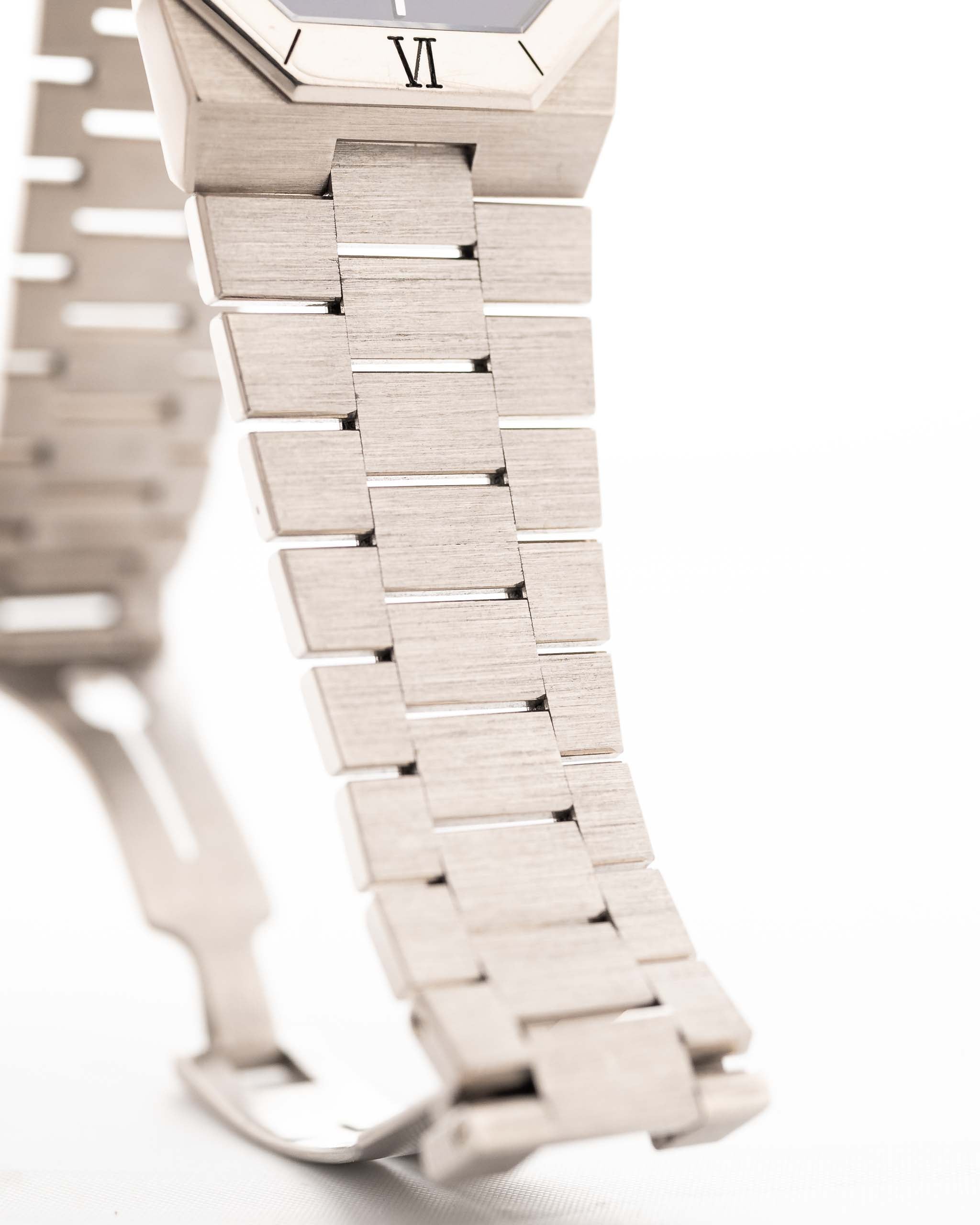 Royal Blue Moon Classic H67s Attraction View (7-A Quality)