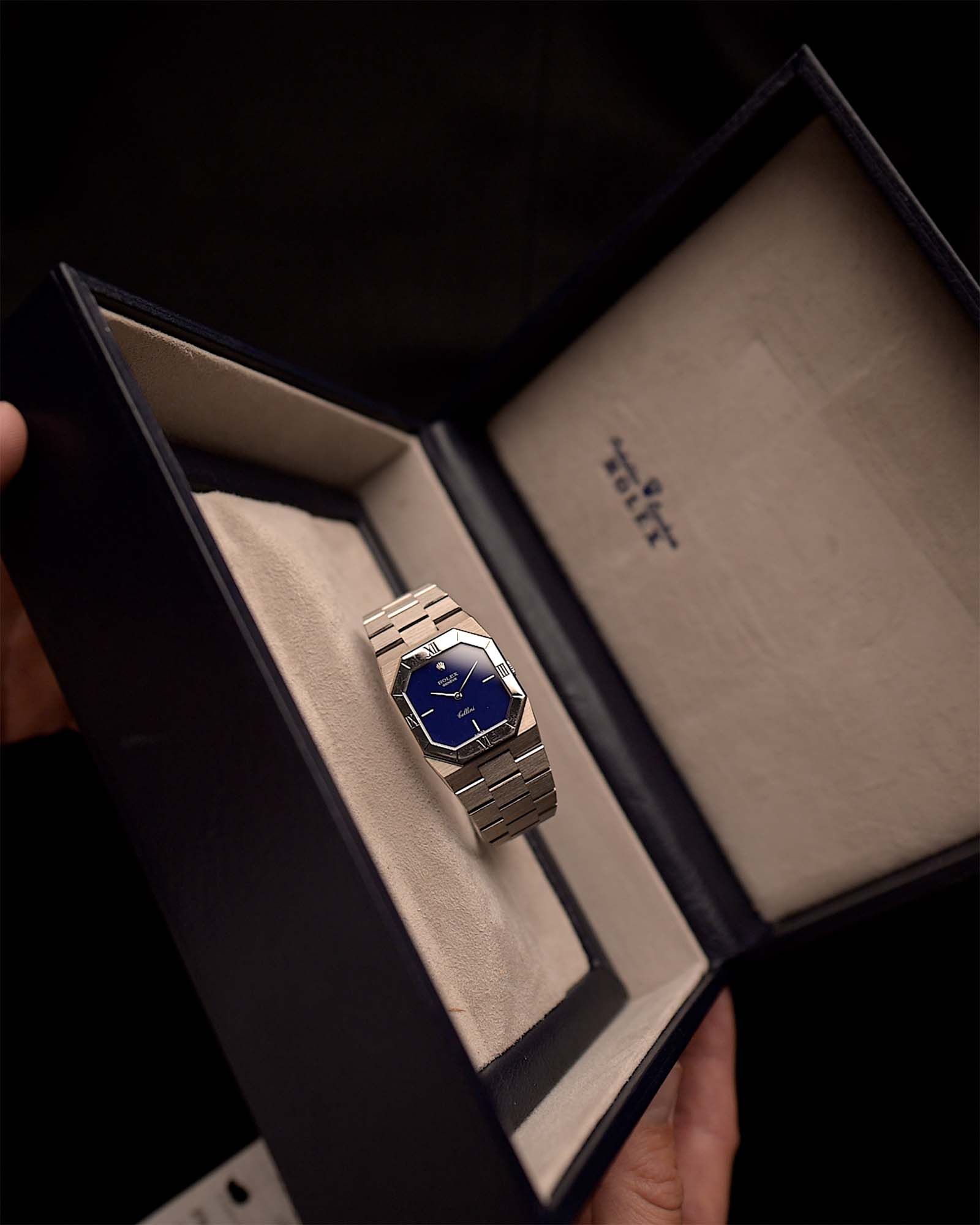 Royal Blue Moon Classic H67s Attraction View (7-A Quality)