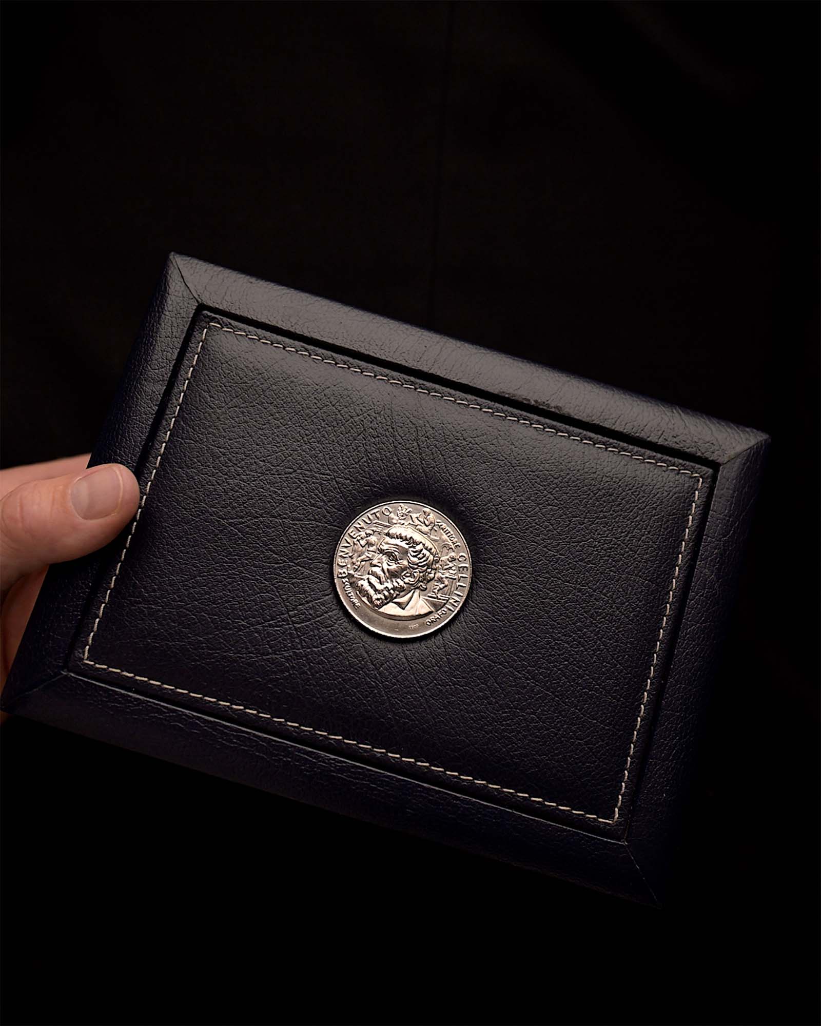 Royal Blue Moon Classic H67s Attraction View (7-A Quality)