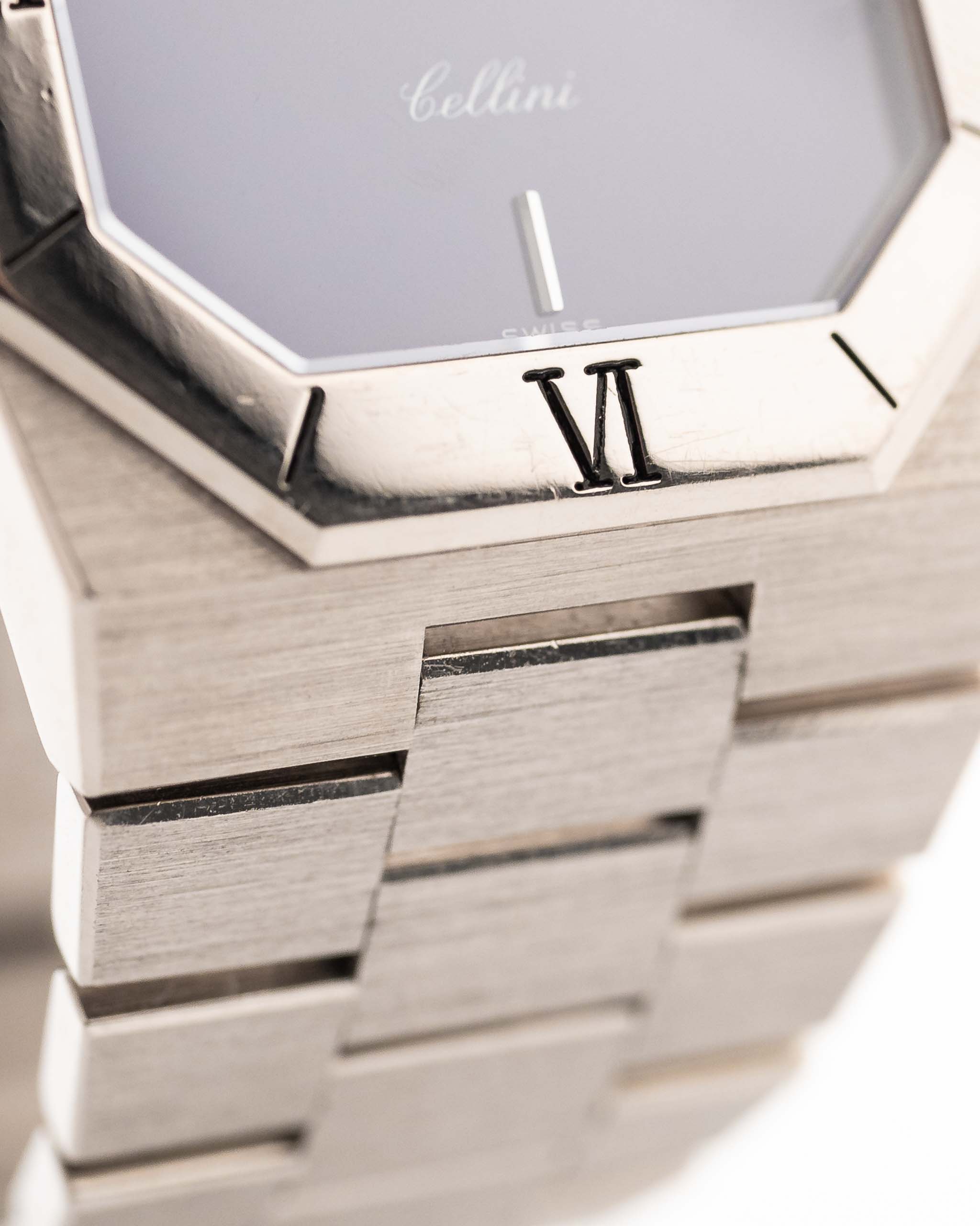 Royal Blue Moon Classic H67s Attraction View (7-A Quality)