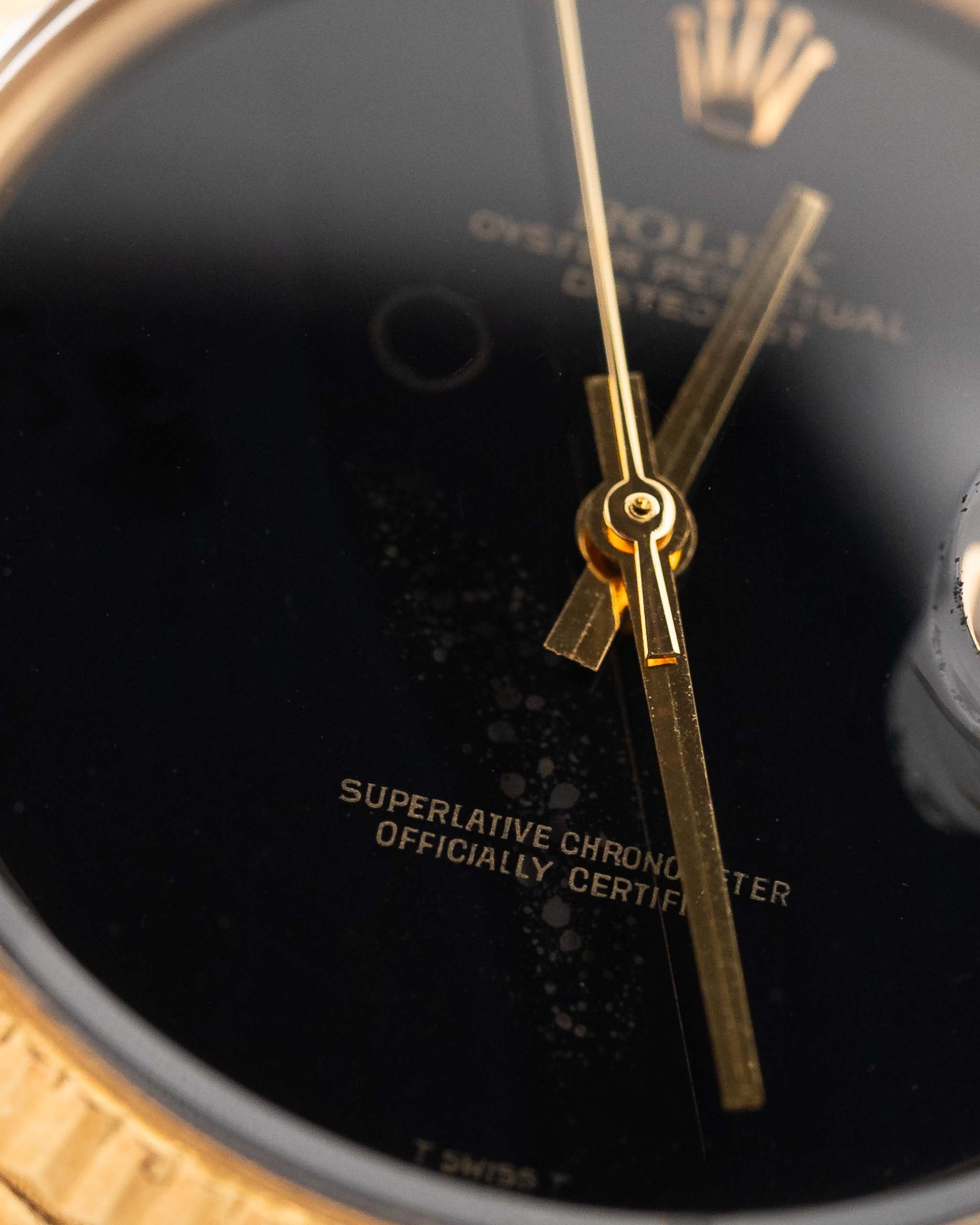 Royal Smoky  Black Glit Live Attraction AMG 1601 18k Gold (7-A Quality)