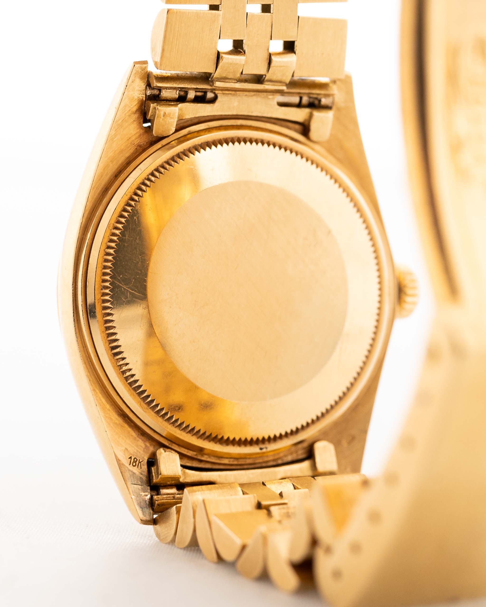 Royal Smoky  Black Glit Live Attraction AMG 1601 18k Gold (7-A Quality)