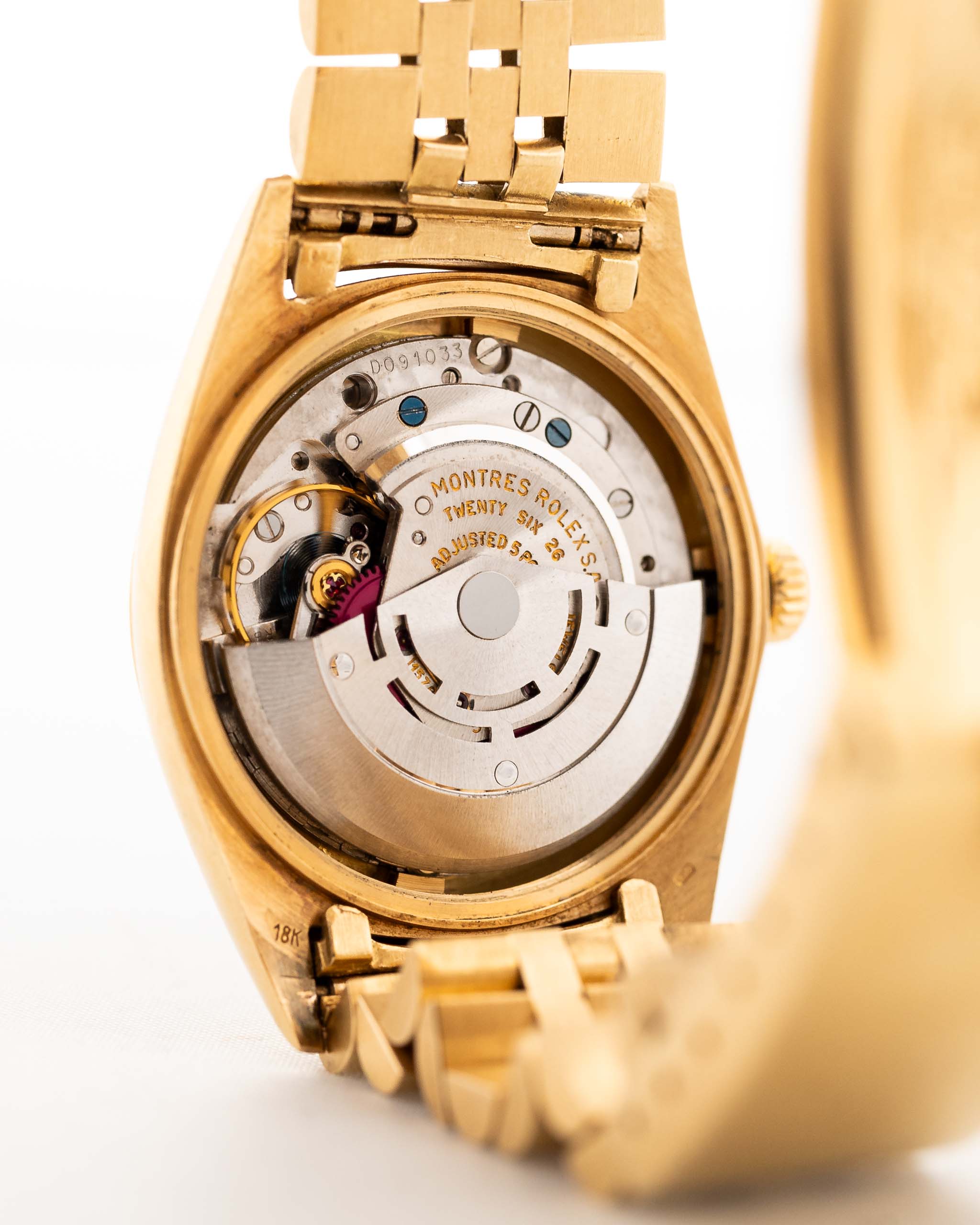 Royal Smoky  Black Glit Live Attraction AMG 1601 18k Gold (7-A Quality)